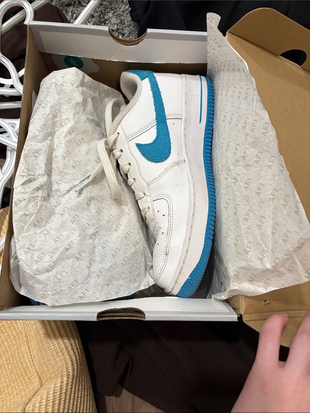 Nike White and Teal Low-Top Athletic Sneakers